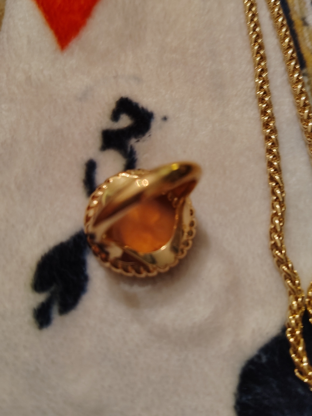 Woman's Vintage Gold- Tone Fashion Ring with Amber-Tone Cabochon - Picture 4 of 4